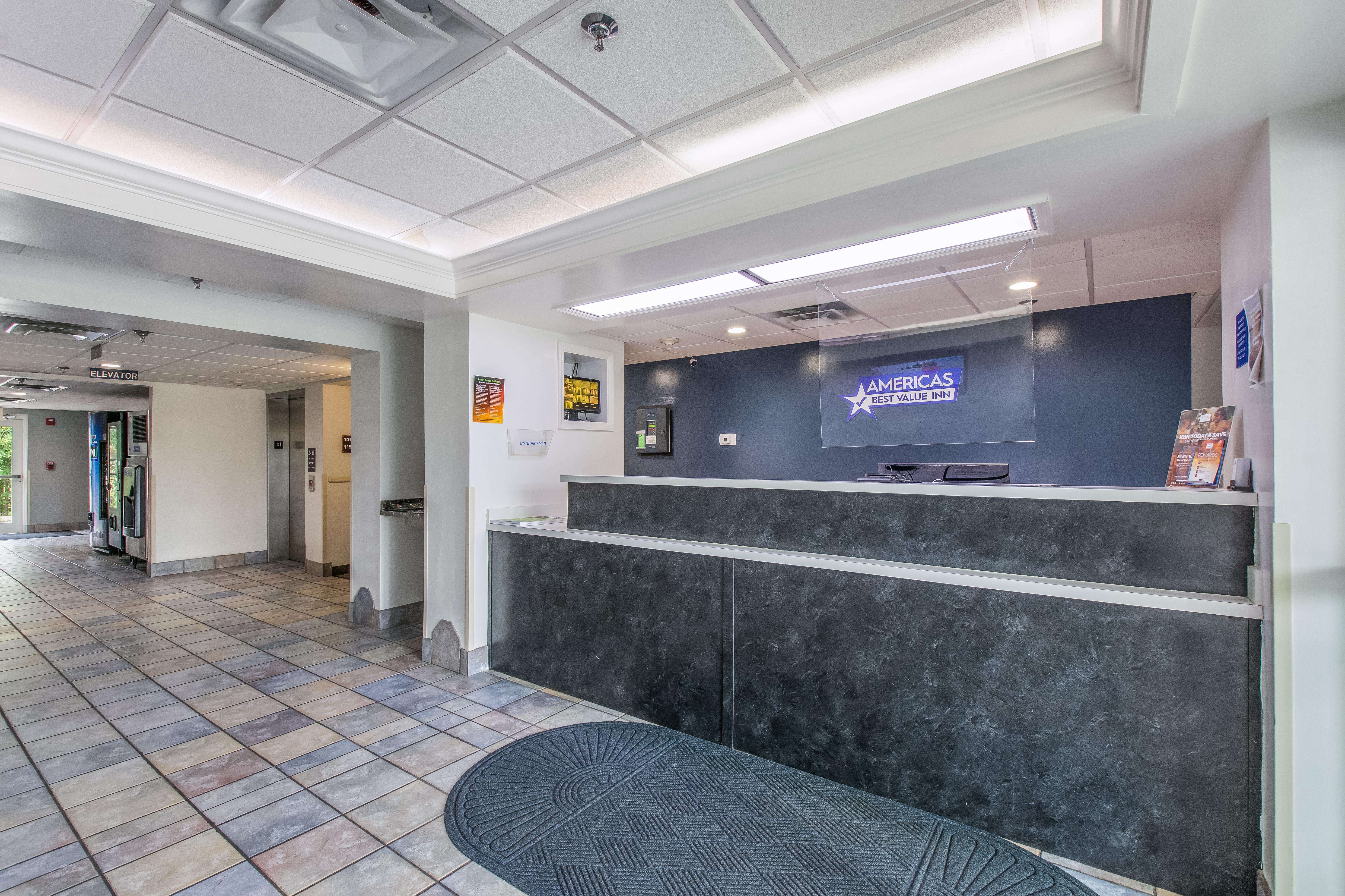 Americas Best Value Inn-Knoxville East Exterior photo