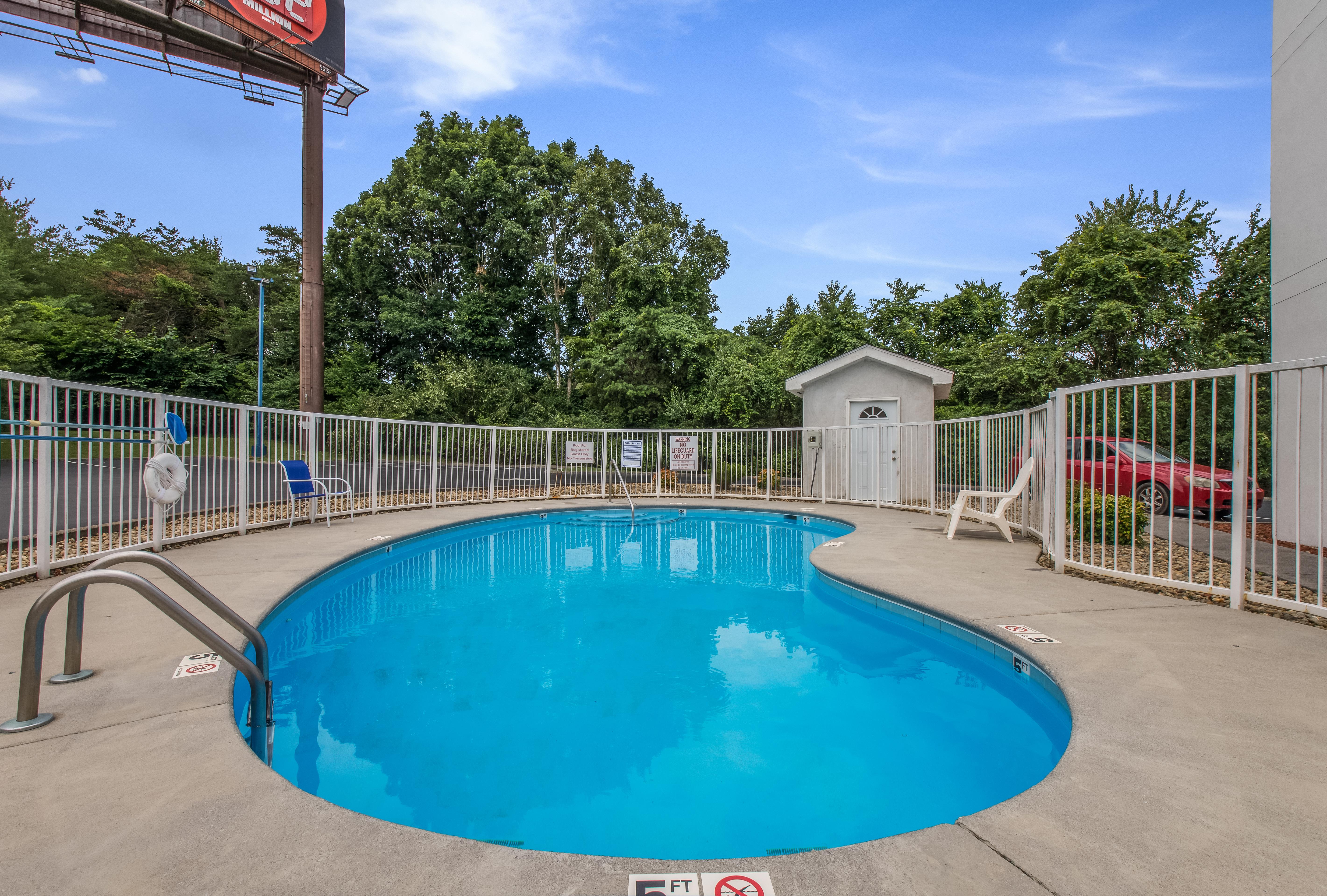 Americas Best Value Inn-Knoxville East Exterior photo