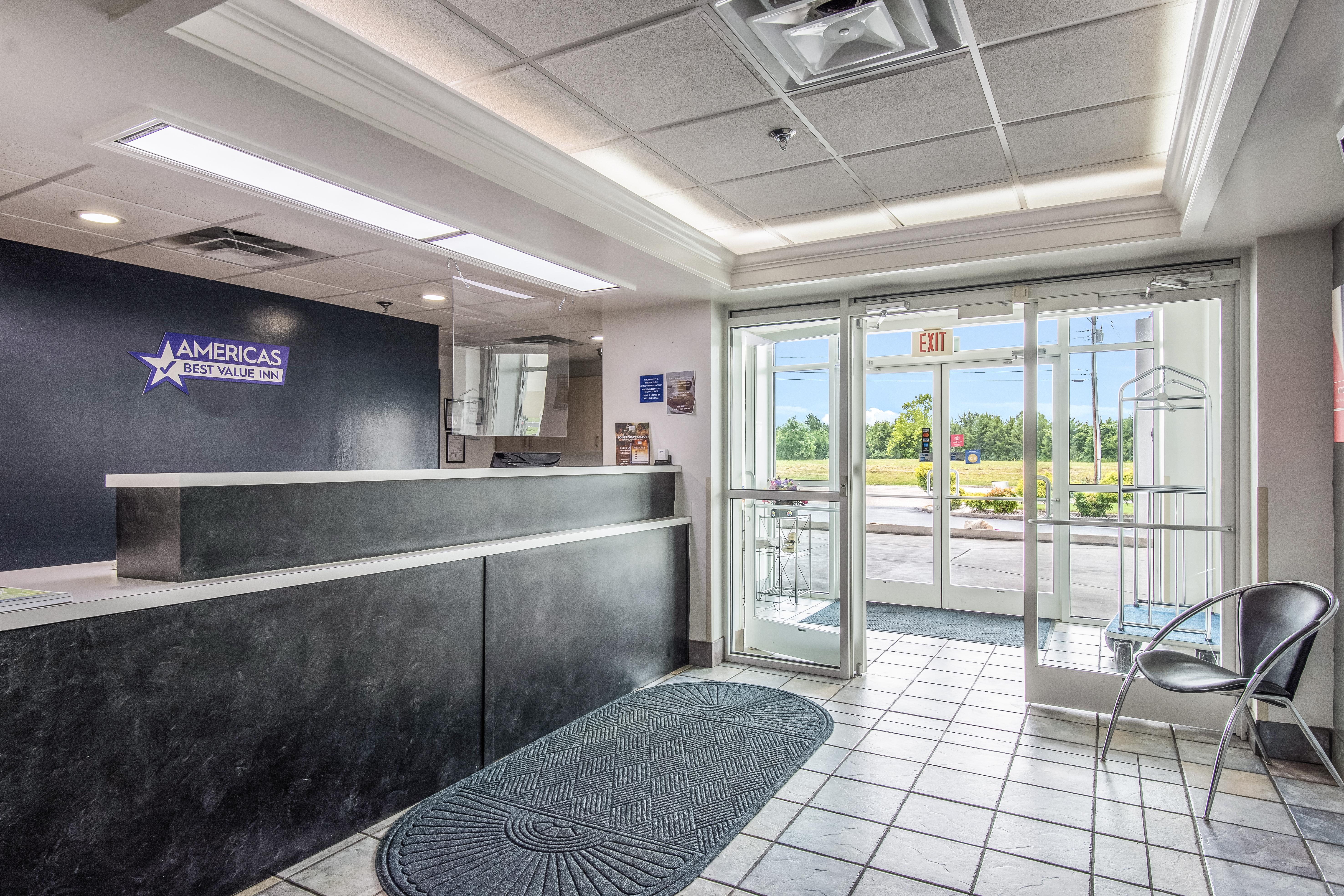 Americas Best Value Inn-Knoxville East Exterior photo